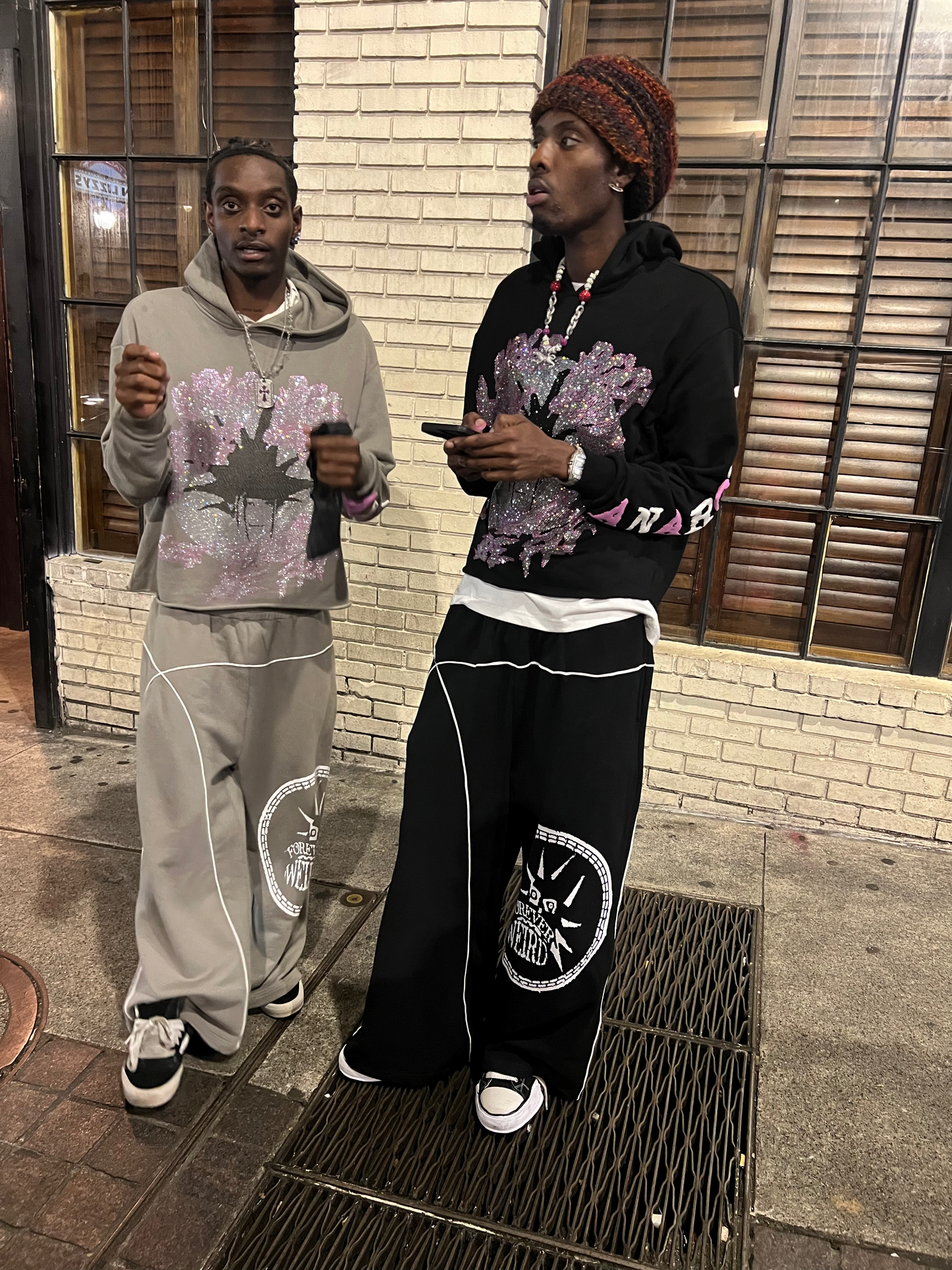 BLACK FOREVERWEIRD SWEATS